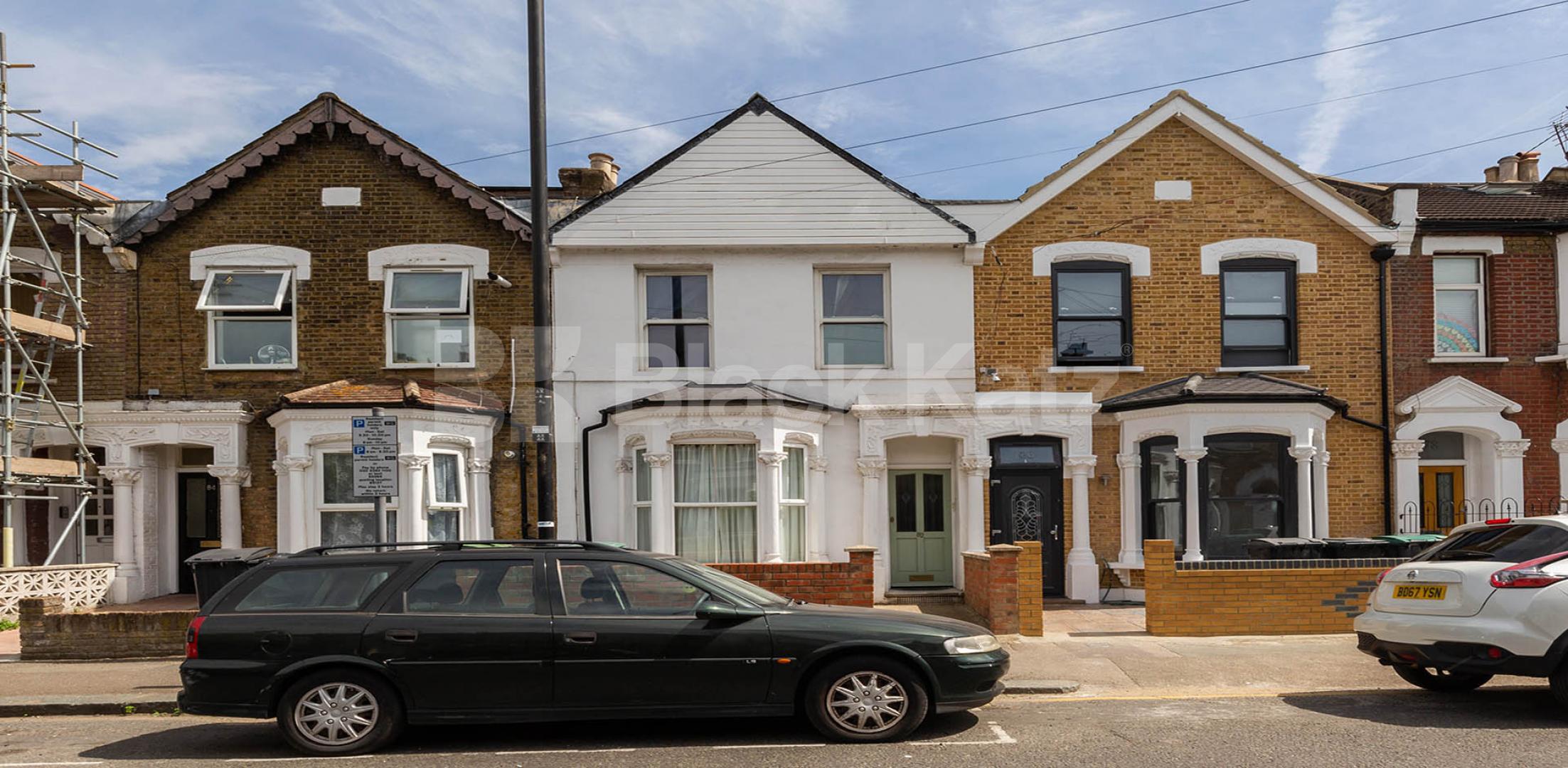 			NEW INSTRUCTION!, 2 Bedroom, 1 bath, 1 reception Flat			 Alexandra Road, TURNPIKE LANE 